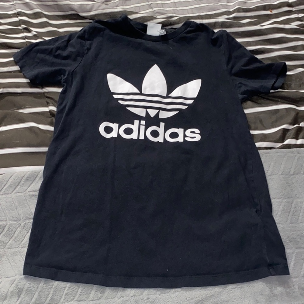 ADIDAS T SHIRT